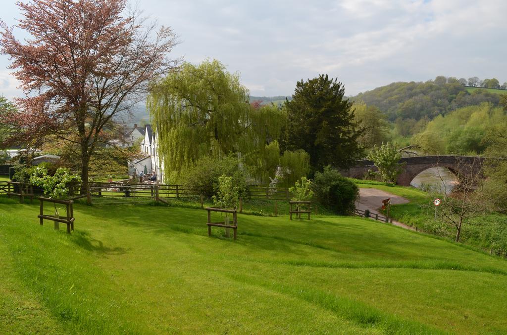 ホテル The Bell At Skenfrith エクステリア 写真